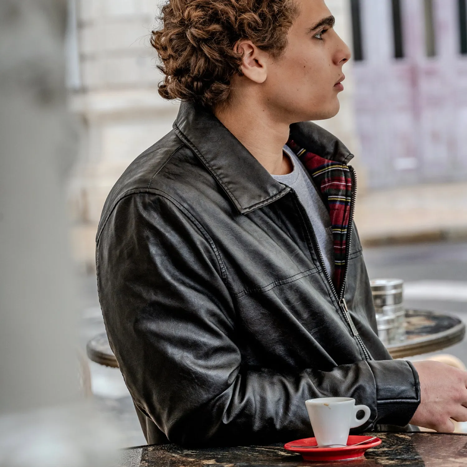 Blouson zippé en faux cuir