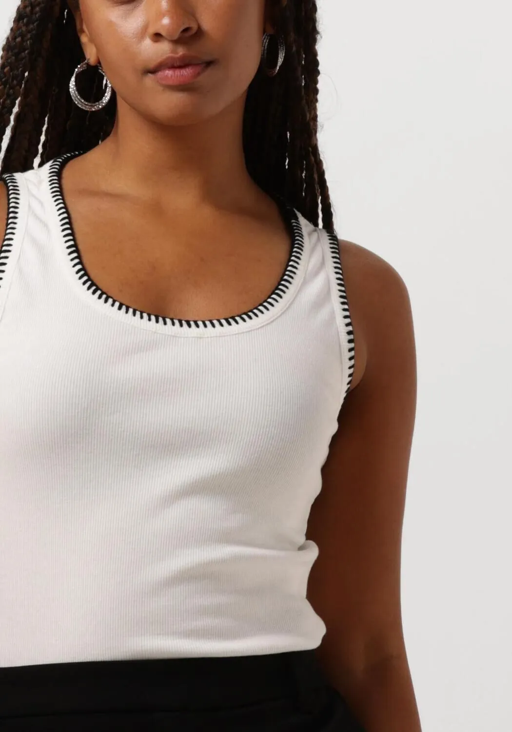 object haut objkatie sl re top e div en blanc