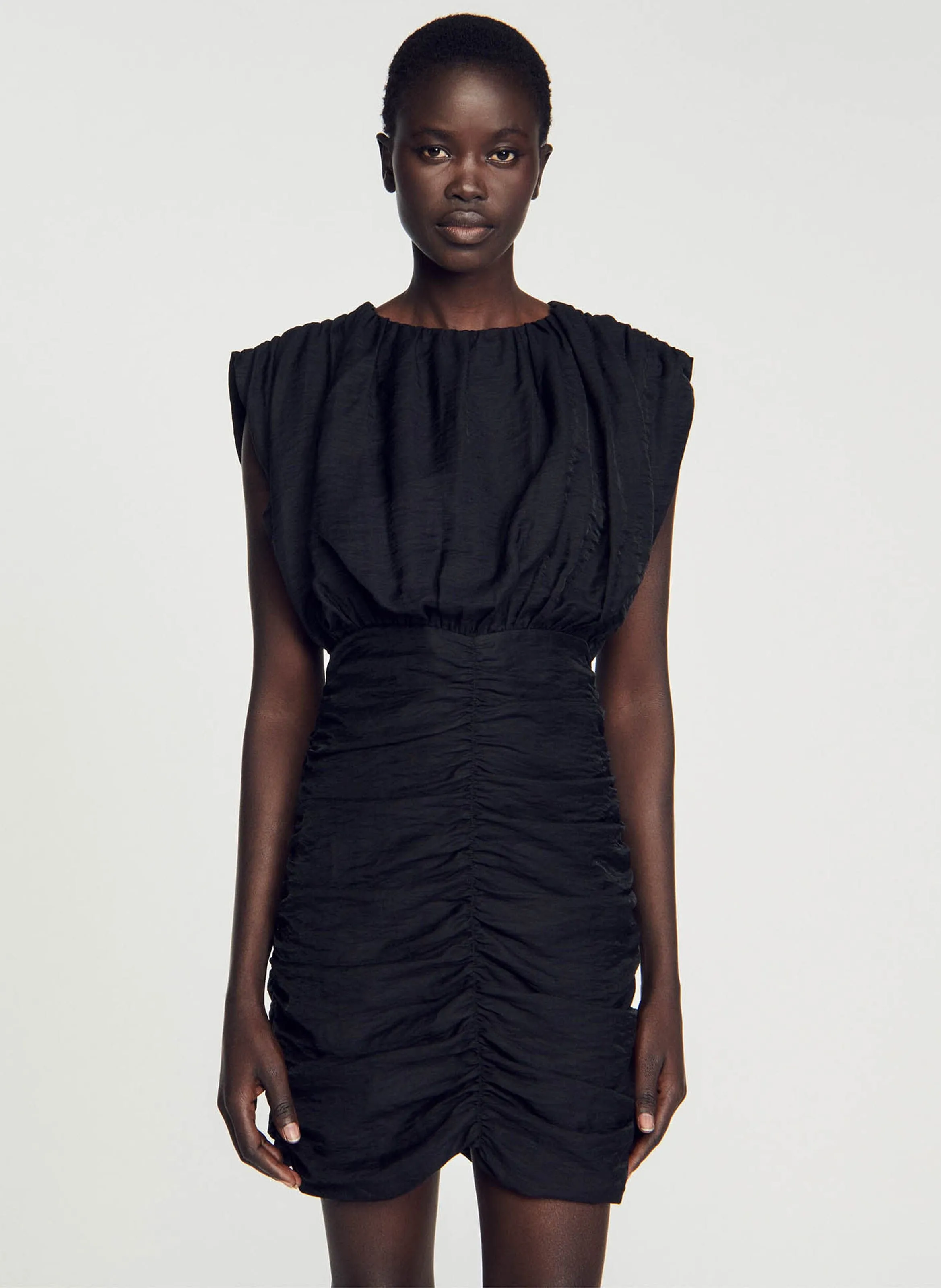 SANDRO  Robe courte froncée - Noir