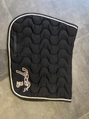 Tapis pénélope noir et rose